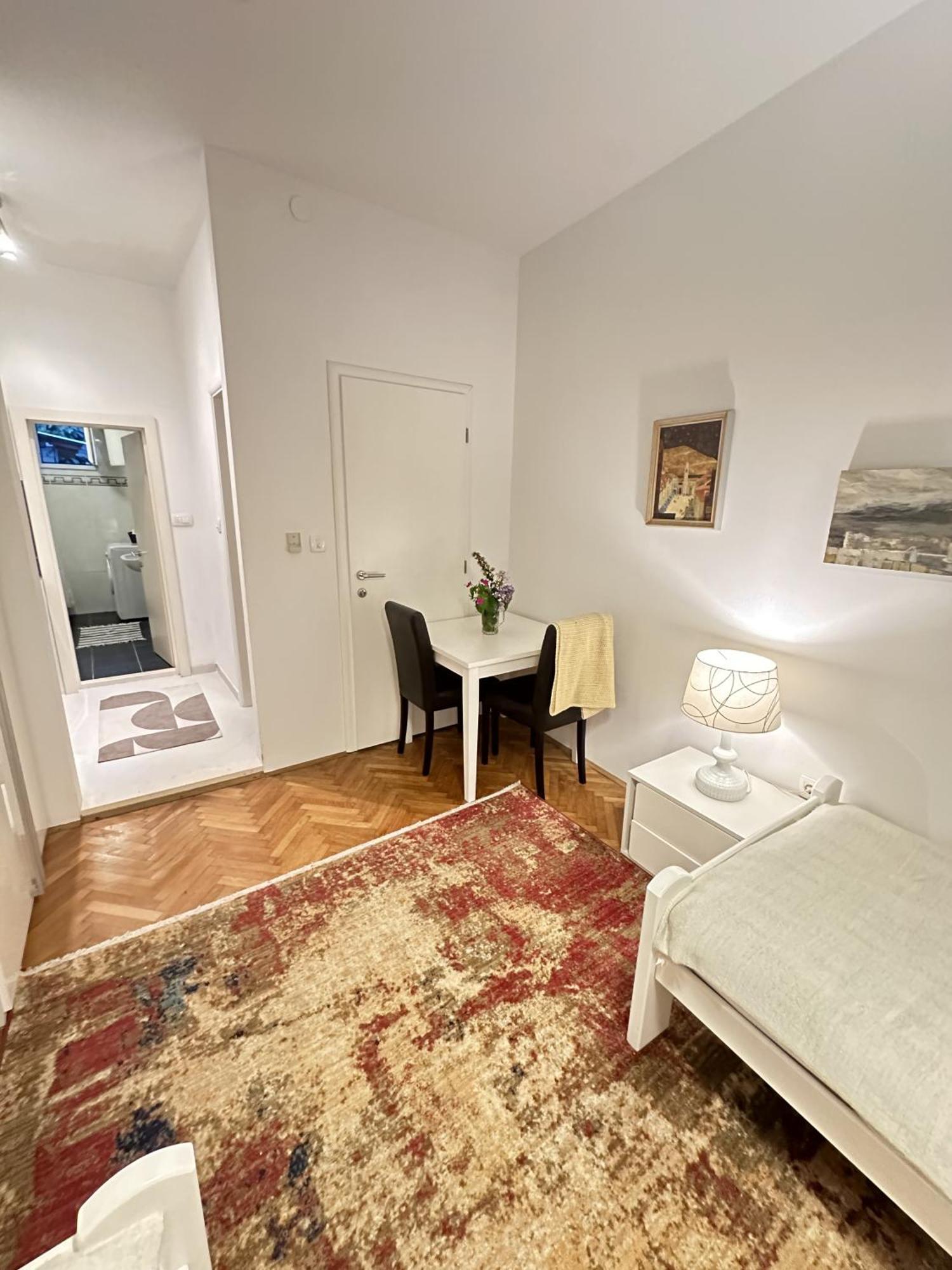 6 Tiha Ulica Apartmán *